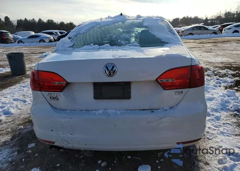 2014 Volkswagen Jetta Tdi z USA, uszkodzony, nr VIN 3VWLL7AJ8EM350255